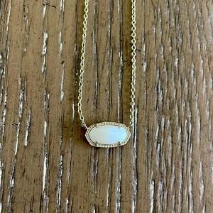Kendra Scott Elisa Pendant Necklace in Ivory Pearl